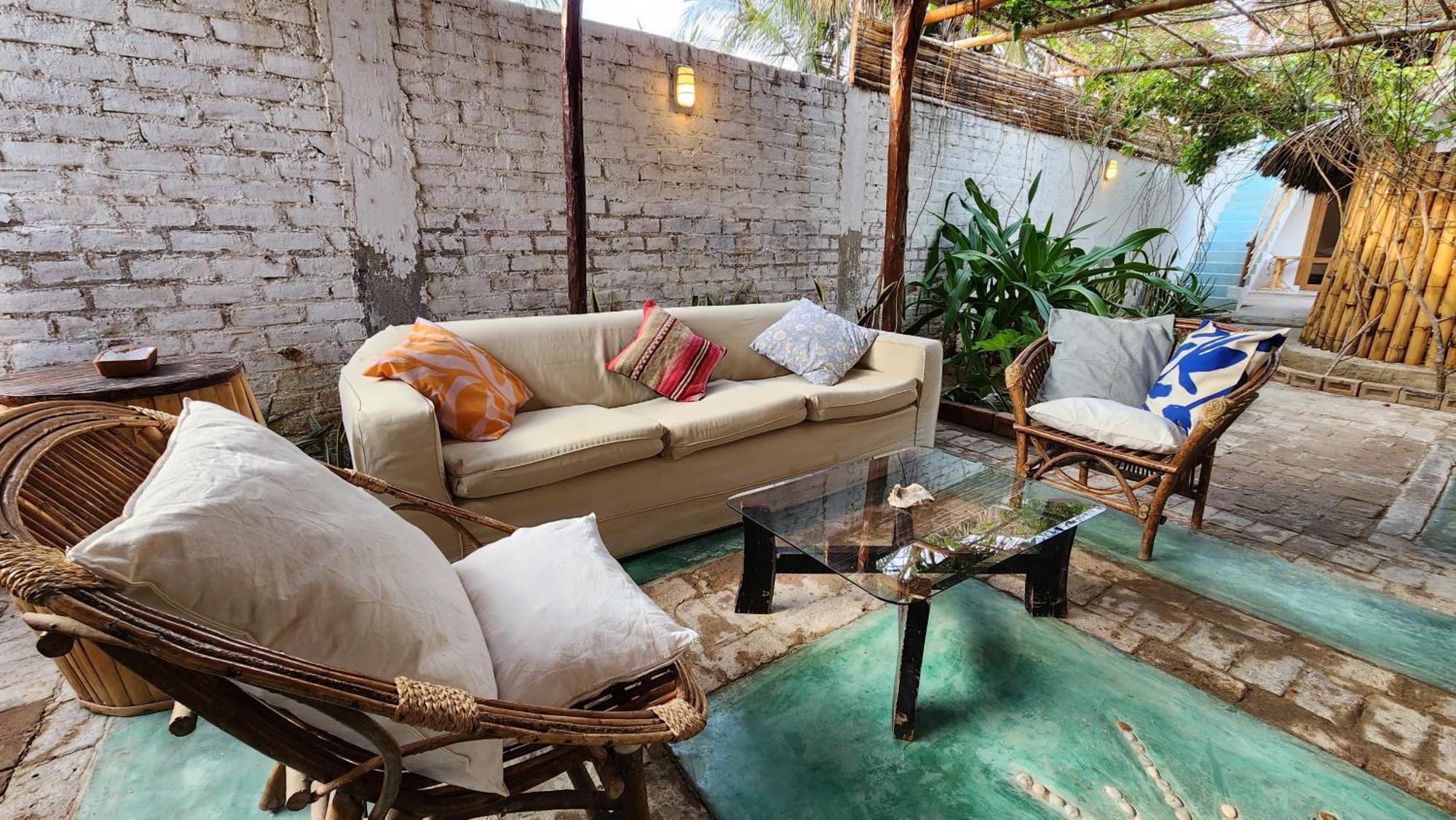 Kinti Guest House Mancora Ngoại thất bức ảnh