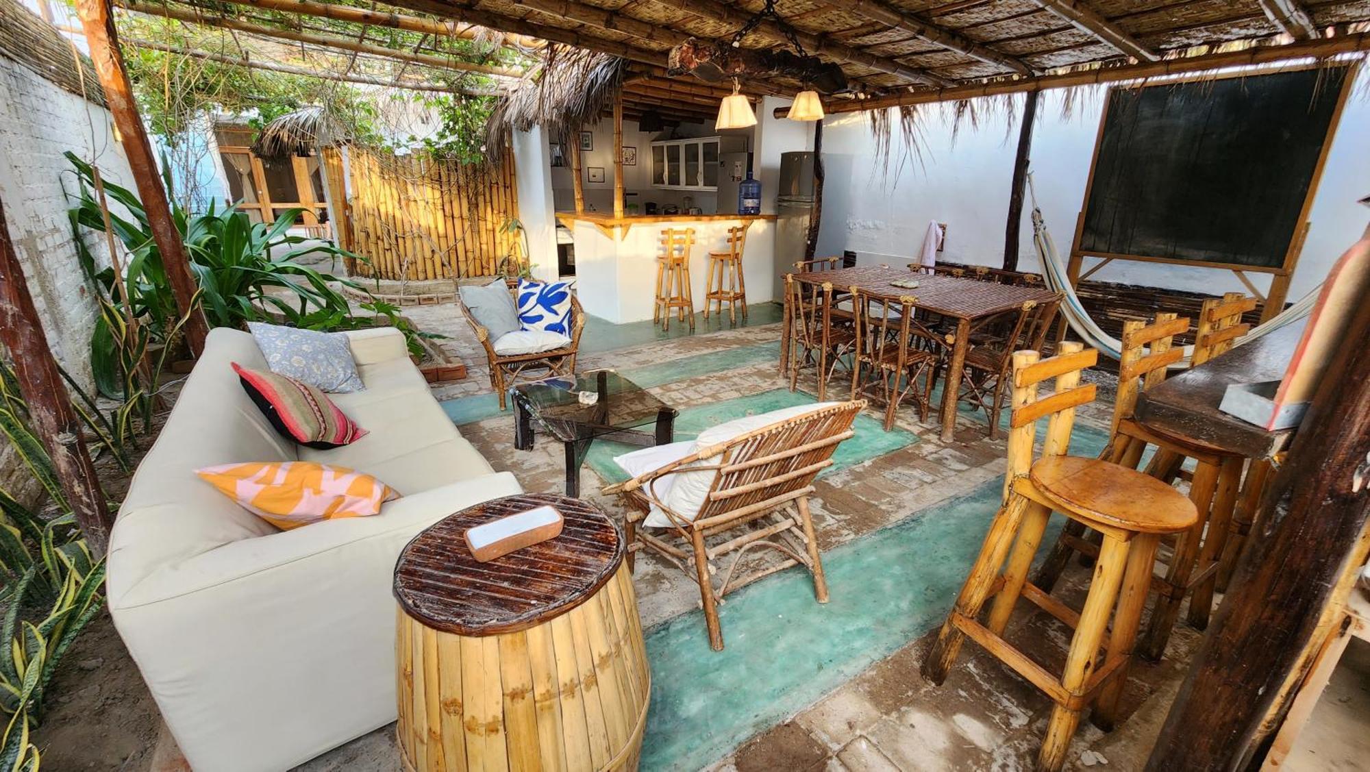 Kinti Guest House Mancora Ngoại thất bức ảnh