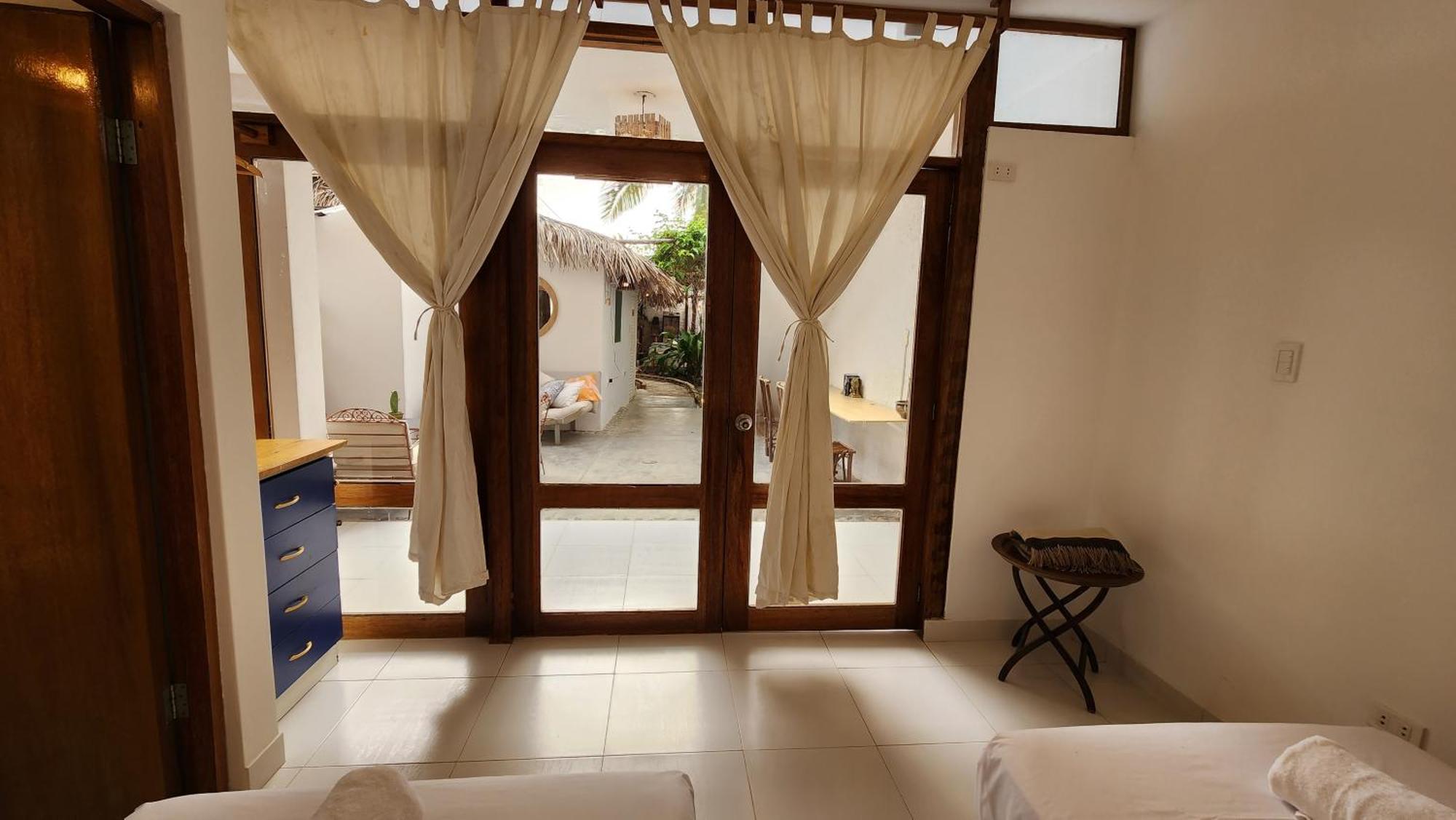 Kinti Guest House Mancora Ngoại thất bức ảnh